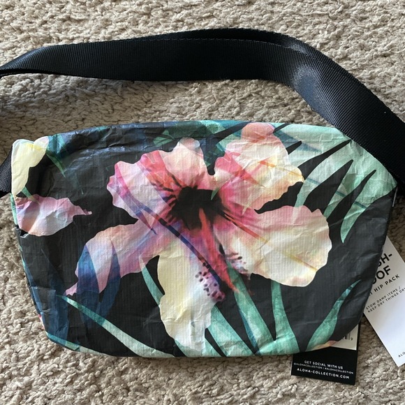 ALOHA‎ COLLECTION Hibiscus Palm Mini Hip Pack Travel Hawaiian Islands Kona NWT - Picture 3 of 4